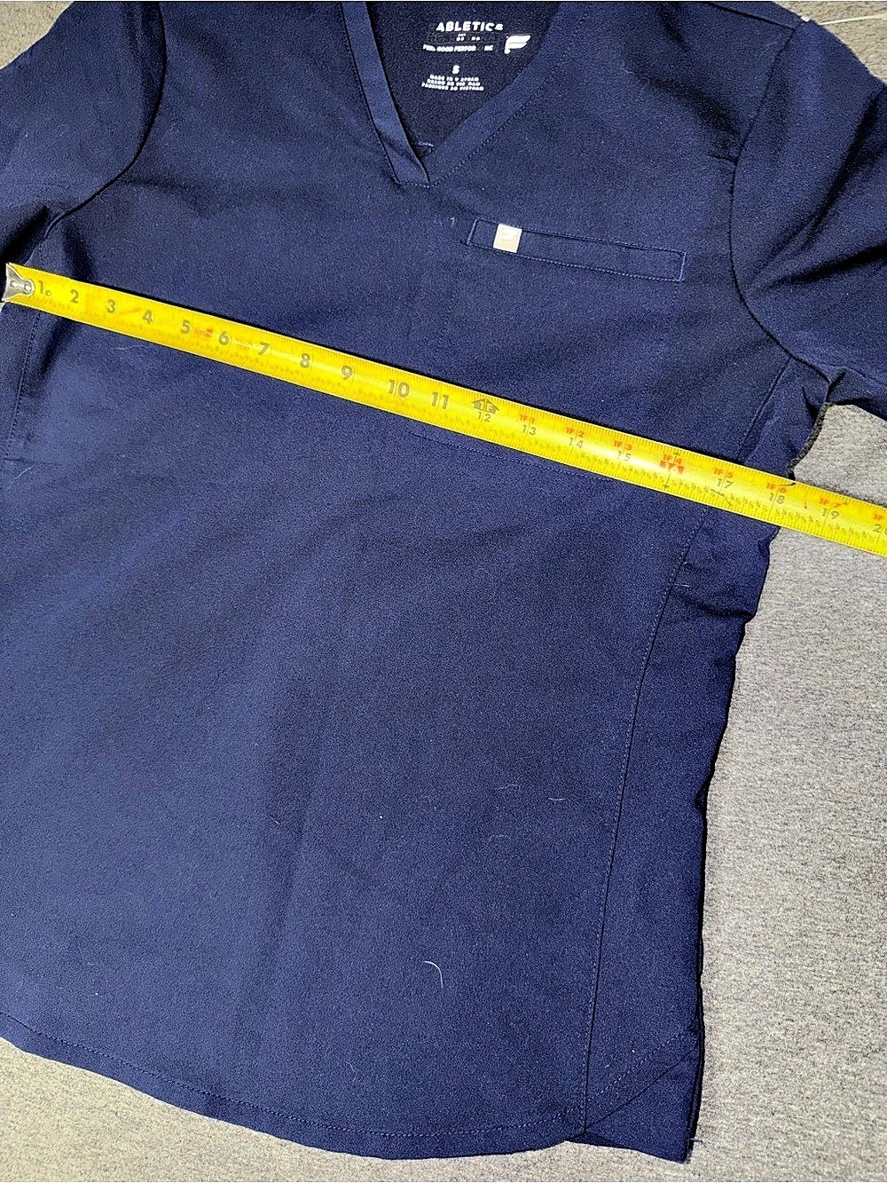 Figs Navy V-Neck Scrub Top Size Small - Picture 5 of 5